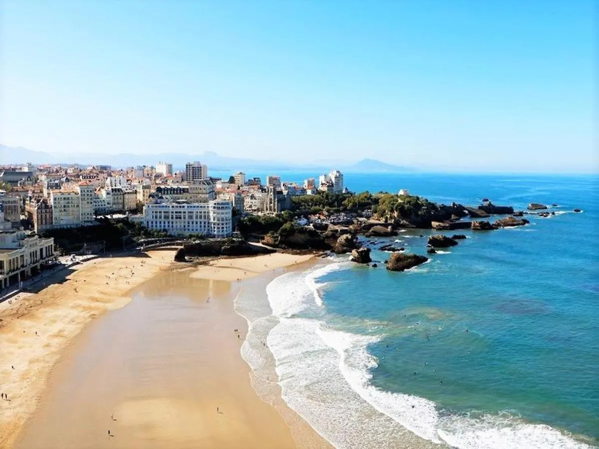 Studio Moderne Avec Terrasse, Wi-Fi, Parking Et Acces Facile Aux Plages A Anglet - Fr-1-3-520 Apartment 0*,  France