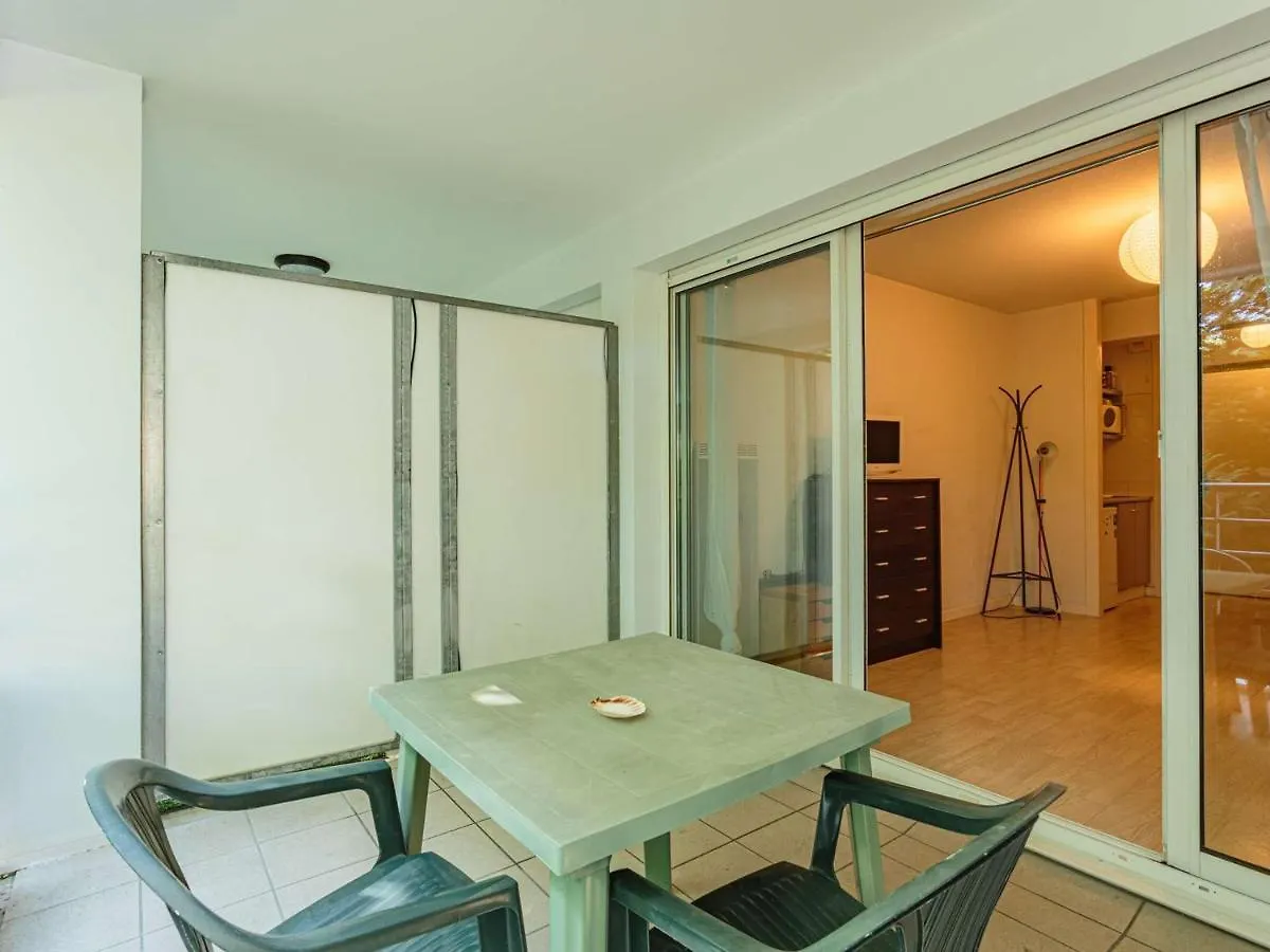 Studio Moderne Avec Terrasse, Wi-Fi, Parking Et Acces Facile Aux Plages A Anglet - Fr-1-3-520 Apartment