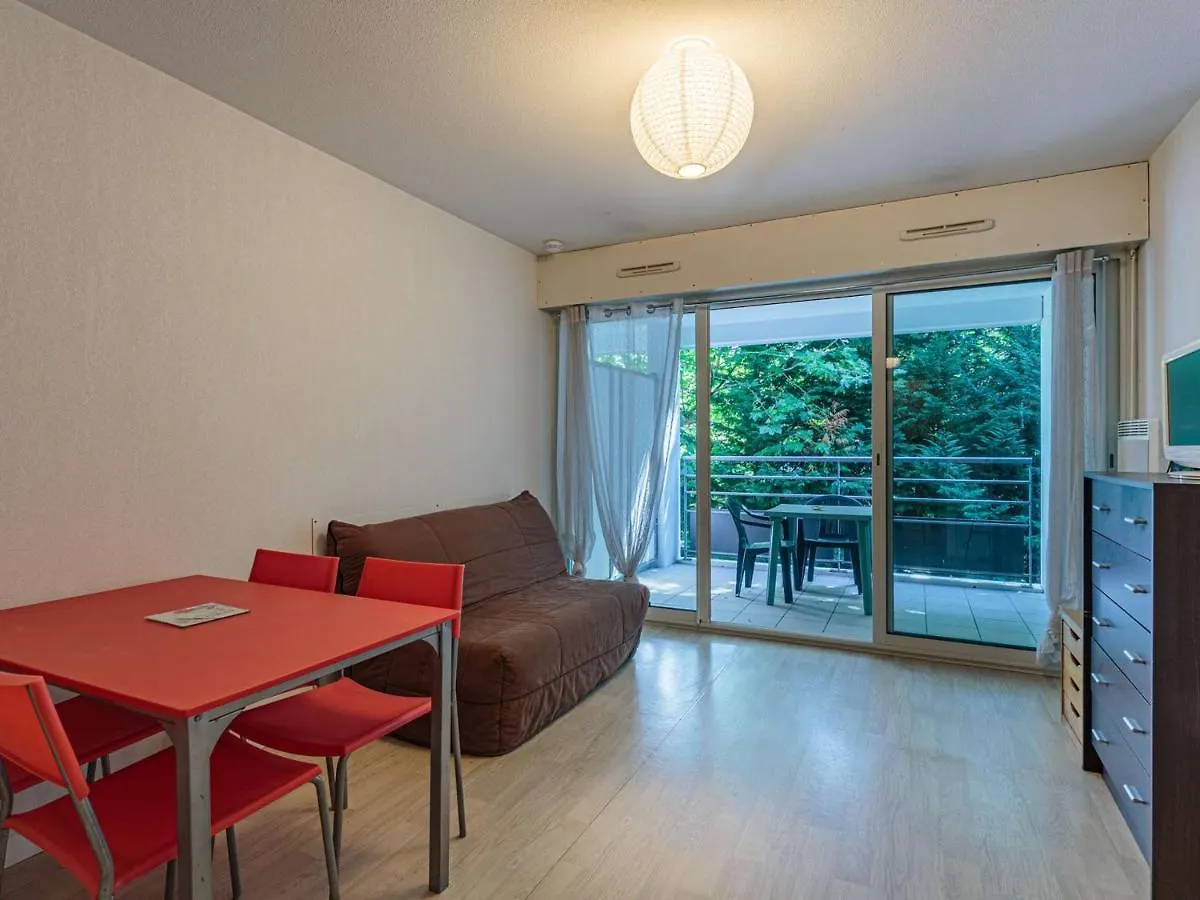 Studio Moderne Avec Terrasse, Wi-Fi, Parking Et Acces Facile Aux Plages A Anglet - Fr-1-3-520 Apartment France